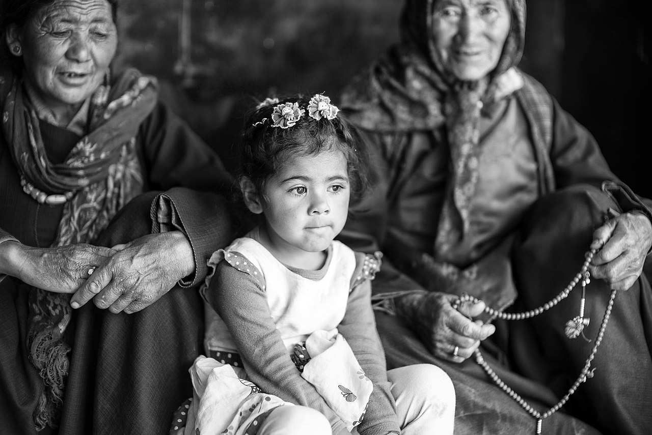 Generace, fotografie pořízená v klášteře Matho, Ladakh, Christopher Michel