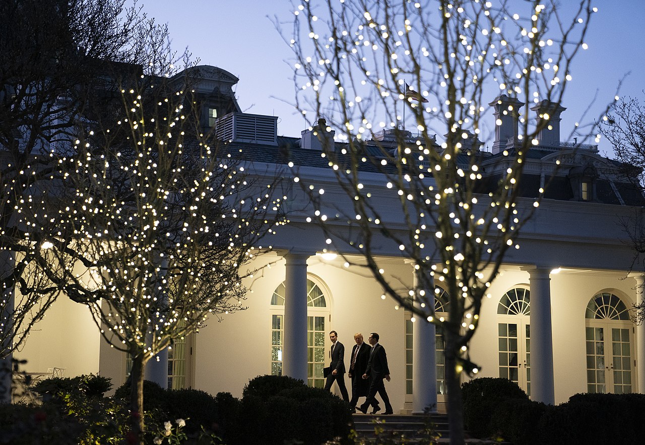 Prezident Trump v Bílém domě, The White House